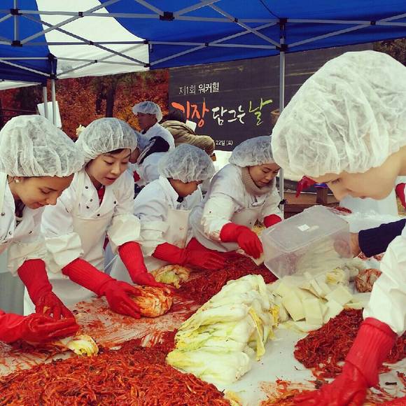 쉐라톤 그랜드 워커힐 호텔 '제1회 김장 담그는 날'. ⓒ 쉐라톤 그랜드 워커힐 호텔