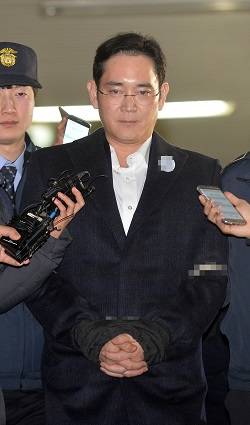 이재용 삼성전자 부회장이 구속, 재판이 임박한 가운데 다른 재벌 총수들의 재판 결과가 다시금 회자되고 있다. ⓒ 뉴스1