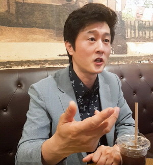 부동산 투자분석가로 활동하고 있는 허준열 대표가 현재 부동산 시장에 대해 설명하고 있는 모습. = 김화평 기자