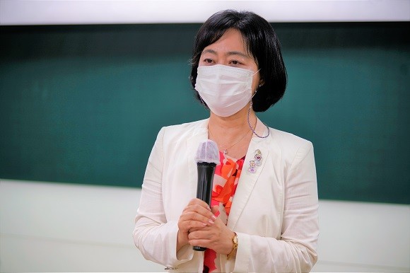 취임사를 하고 있는 정혜선 초대회장. ⓒ 한보총