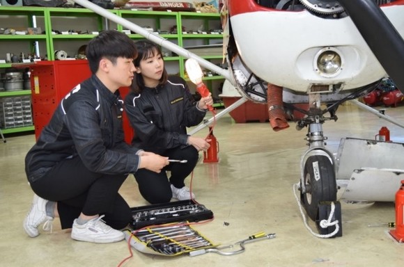 한국과학기술전문학교가 입학상담과 함께 2021 신입생을 모집 중이다. ⓒ 한국과학기술전문학교