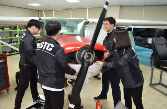 한국과학기술직업전문학교가 신입생을 선발하고 있다. ⓒ 한국과학기술직업전문학교