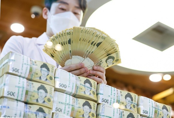 '금리 노마드족'의 움직임이 파킹통장으로 몰리고 있다. ⓒ 연합뉴스