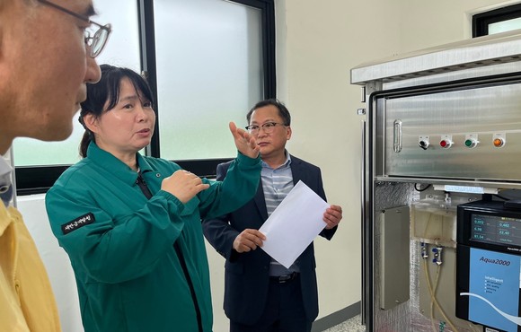윤순희 새만금개발청 차장이 25일 새만금 잼버리 야영장 상수도 시설을 점검하고있다. ⓒ 새만금개발청