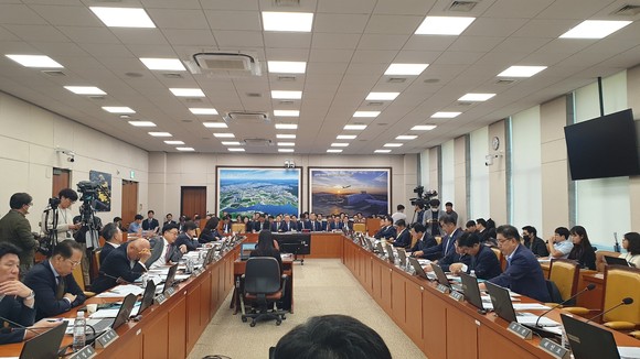 16일 국회에서 국토교통위원회 국정감사가 이뤄지고 있다. = 선우영 기자