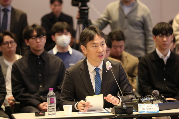 13일 서울 여의도 한국경제인협회 콘퍼런스센터에서 진행된 '개인투자자와 함께하는 연린 토론'에서 이복현 금융감독원장이 발언하고 있다. ⓒ 금융감독원