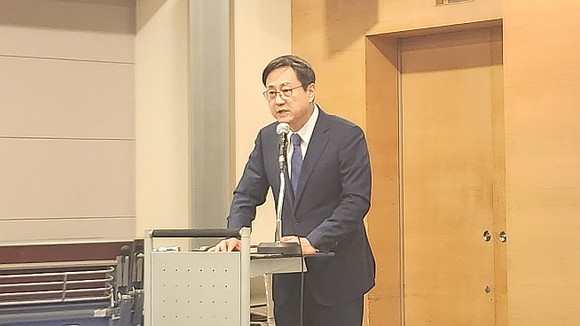지난 8일 서울 대한상공회의소에서 진행된 서스틴베스트 상반기 세미나에서 류영재 서스틴베스트 대표가 인사말 하고 있다. ⓒ 프라임경제