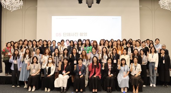 한국여성벤처협회는 2024 예비창업패키지 여성 특화 분야에 선정된 예비 창업자 대상 밋업 행사를 진행했다고 24일 밝혔다. ⓒ 한국여성벤처협회