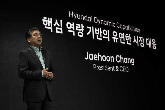 현대차 대표이사 장재훈 사장이 발표하는 모습. ⓒ 현대자동차