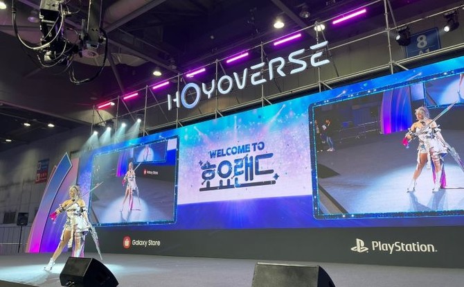 게임 '붕괴3rd'의 키아나 카스라나를 코스프레한 코스어. =최민경 기자