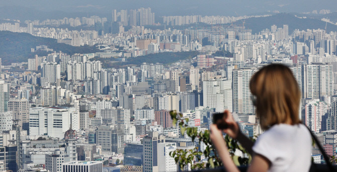 지난 5일 정부는 총 5만가구 규모의 4개 신규택지 후보지를 발표하며 '2026년 상반기 지구 지정, 2029년 첫 분양, 2031년 첫 입주'라는 시간표를 제시했다. © 연합뉴스