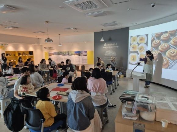 성주군농업기술센터는 지난 3월부터 11월까지 총 18회차에 걸쳐 '핫! 플(Play&Place) 성주' 체험 프로그램을 진행했다. ⓒ 성주군