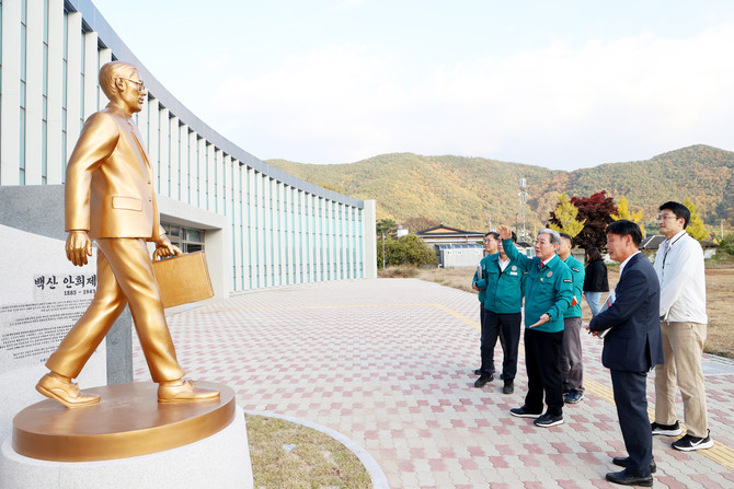 오태완 의령군수가 백산 안희제 선생 기념관을 점검하고 있다. ⓒ 프라임경제