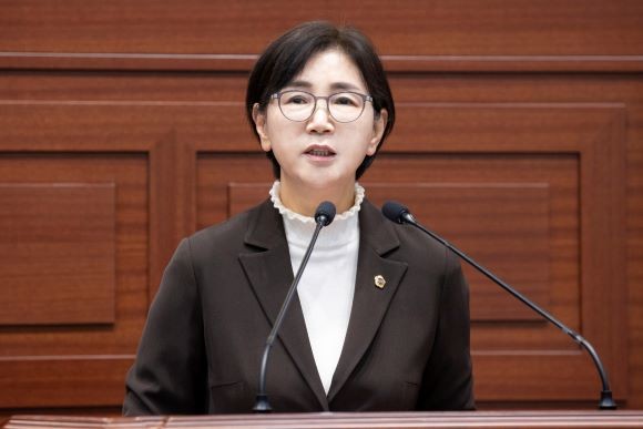 이선희 경북도의원이 지난 20일 경산-울산 간 고속도로 건설 추진 논의와 관련한 제351회 정례회 5분 자유발언을 하고 있다. ⓒ 경북도의회
