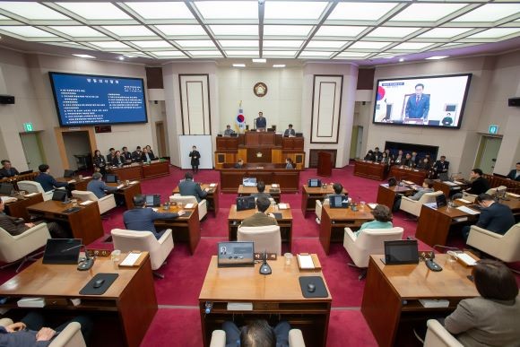 구미시의회는 21일 제283회 구미시의회 임시회 제4차 본회의를 끝으로 2025년 첫 임시회 의사일정을 마무리했다. ⓒ 구미시의회