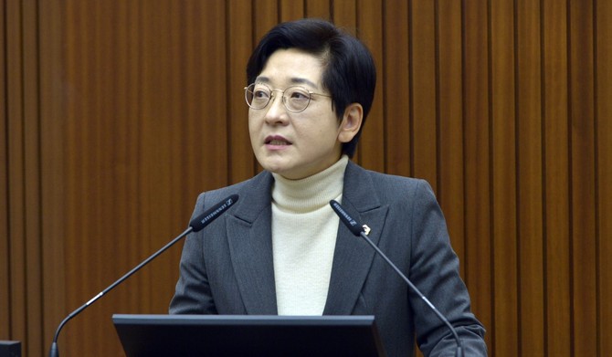 4일 제96회 임시회 1차 본회의에서 이순열 의원이 대표 발의하고 있다. ⓒ 의회사무국