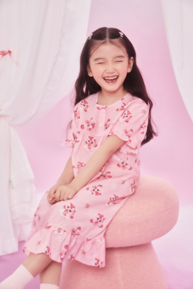 스파오와 스파오키즈가 국내 인기 애니메이션 '캐치! 티니핑'과 '위시캣' 두 IP와 협업한 컬렉션을 출시한다. © 이랜드월드