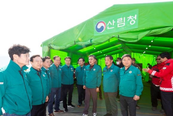 경북도의회는 지난 23일 오전 10시 의성 산불 피해 현장을 긴급 방문했다. ⓒ 경북도의회