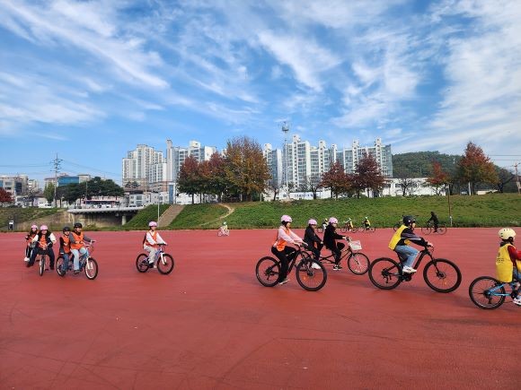 안동시는 동절기 운영을 중단했던 '녹색자전거 무료대여사업'을 24일부터 재개한다. ⓒ 안동시