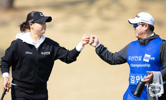 KLPGA 국내 개막전인 '두산건설 We've 챔피언십' 1라운드에서 김민솔이 8언더파로 단독 선두를 달렸다. ⓒ KLPGA