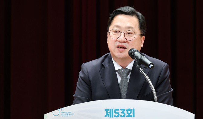 이장우 대전시장이 7일 '제53회 보건의 날 기념식'에서 기념사를 하고 있다. ⓒ 대전시