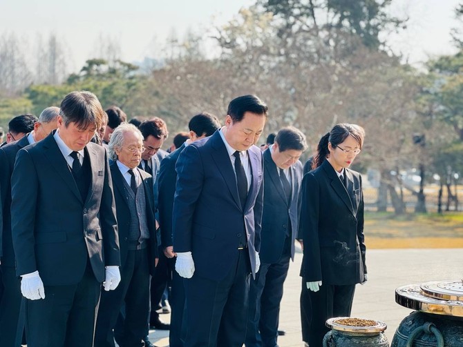 7일 오전 국립서울현충원을 찾아 대선 후보로 첫 출사표를 던진 김두관 전 경남지사. ⓒ 김두관 캠프