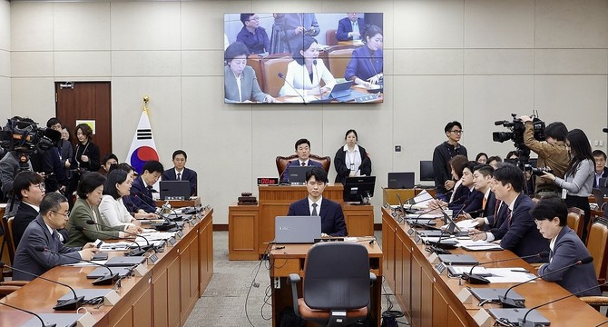 8일 서울 여의도 국회에서 연금개혁특별위원회 전체회의가 열리고 있다. ⓒ 연합뉴스