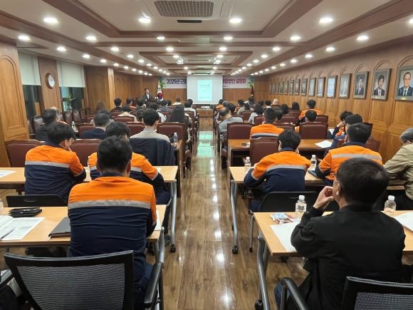포항상공회의소 2025년 근로감독 방향 및 통상임금 대응방안 설명회 모습. ⓒ 포항상공회의소