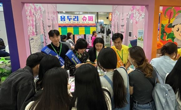 경북문화관광공사는 지난 10일부터 14일까지 베트남 하노이에서 열린 2025 베트남국제관광박람회(VITM)에서 베트남 관광객 유치를 위한 홍보활동을 펼쳤다. ⓒ 경북문화관광공사