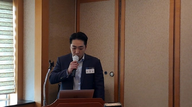 이종주 나우로보틱스 대표가 기자간담회에서 프레젠테이션을 진행하고 있다 = 박진우 기자