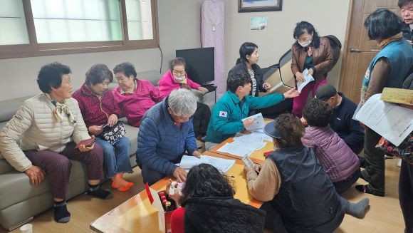 의성군은 전 군민을 대상으로 한 산불피해 긴급생활지원금 신청을 시작한 지 7일만에, 전 군민의 80% 이상에게 지원금을 지급했다. ⓒ 의성군