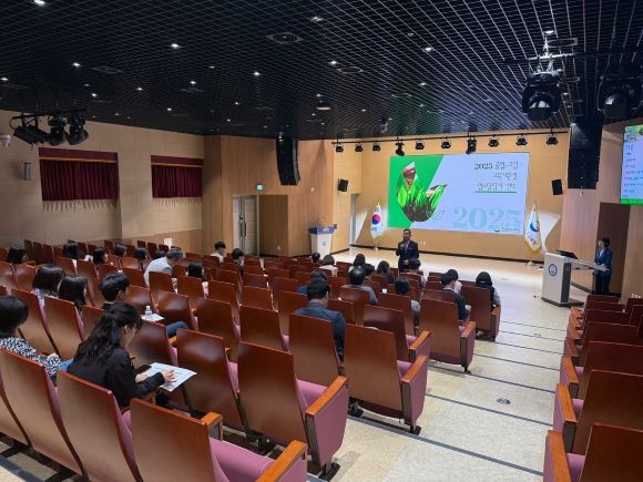 경북교육청은 25일 도내 22개 교육지원청의 중·고등학교 입학업무 담당자를 대상으로 '2026학년도 중입·고입 교육지원청 업무 담당자 업무 역량 강화 연수회'를 개최했다. ⓒ 경북교육청
