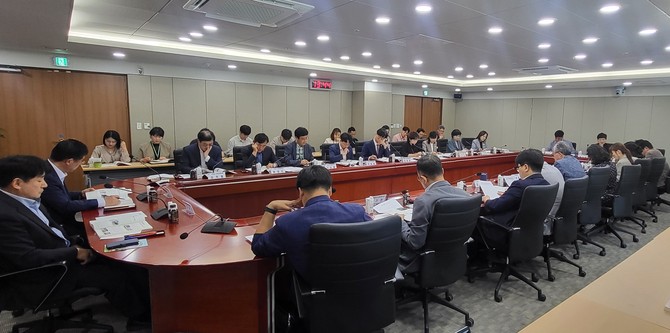 지난 29일 도청 중회의실에서 '2025년 제2회 도-시군 관광 관계관 회의'와 '2025년 제1회 충남 방문의 해 민관 관광 협의체 회의'를 잇달아 개최하고 있다. ⓒ 충남도