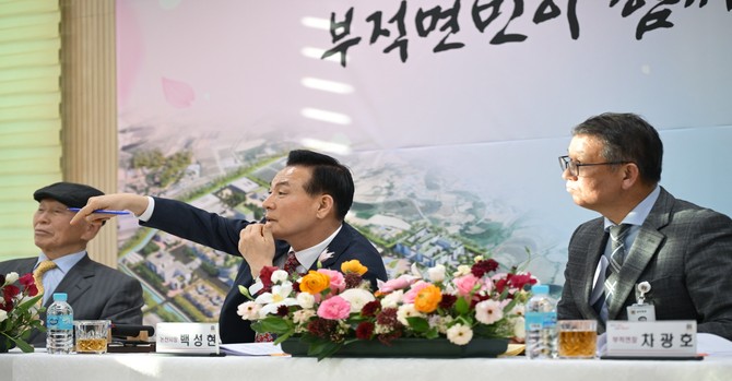 백성현 논산시장 지난 3월 진행한 '읍면동 방문' 모습. ⓒ 논산시