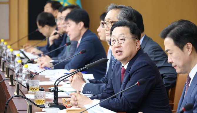 이장우 대전시장이 2일 확대간부회의를 주재하고 있다. ⓒ 대전시