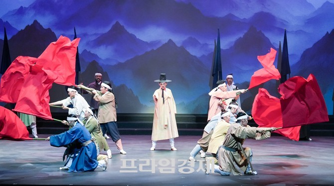 면암 최익현 선생의 정신을 조명한 창작 뮤지컬 '마지막 선비'의 한 장면. ⓒ 청양군
