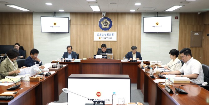 지난 17일 제98회 정례회 제3차 회의를 개최하고 있다. ⓒ 의회사무국