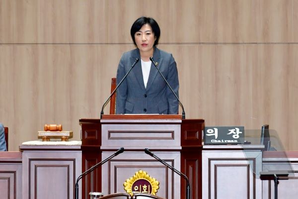 광주광역시의회 신수정 의장은 23일 열린 제333회 임시회 개회사에서 호남고속도로 확장 사업 예산 삭감 사태와 버스준공영제에 대한 적극적인 대책 마련을 촉구했다. ⓒ 광주광역시의회