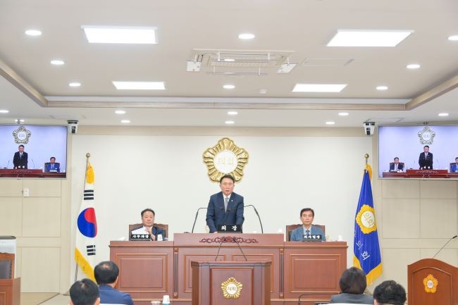지난 23일 영덕군의회는 제3차 본회의를 열어 14일간 진행된 제315회 제1차 정례회 일정을 마무리했다. ⓒ 영덕군의회