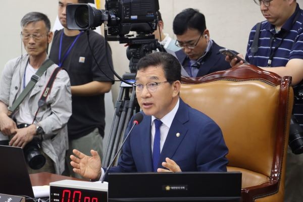 행정안전위원회 전체회의가 더불어민주당 소속 신정훈 위원장 주재로 열리고 있다. ⓒ 프라임경제
