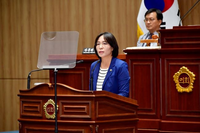 ◯ 광주광역시의회 이귀순 의원이은 7월 16일 열린 제334회 임시회에서 시정질문을 하고 있다. ⓒ 광주광역시의회