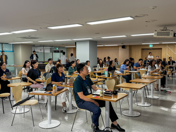 각 기업이 홈쇼핑 산업에 특화된 AICC 도입 전략을 제시했다. = 김주환 기자