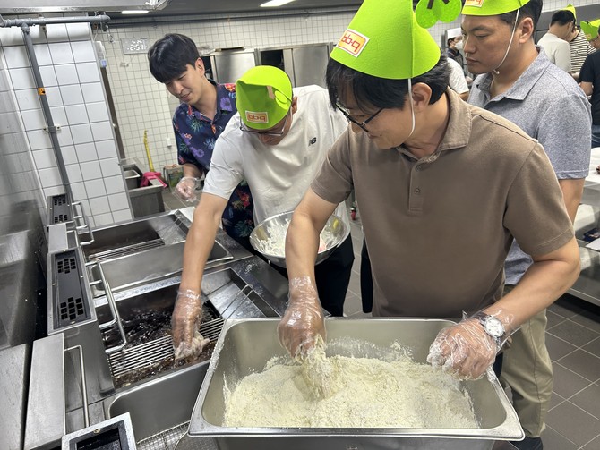 서울제대군인지원센터·제너시스비비큐가 제대군인을 초청해 현장 체험 프로그램을 운영했다. ⓒ 서울제대군인지원센터
