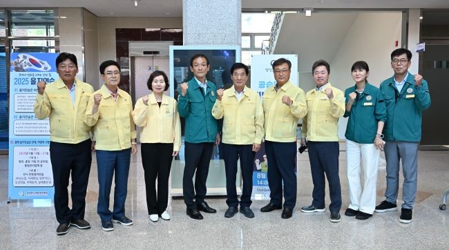 고령군의회는 지난 18일 '2025 을지연습'에 참여 중인 관내 유관기관을 방문해 근무자들을 격려하고 격려품을 전달했다. ⓒ 고령군의회