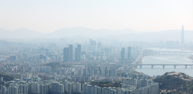 서울 남산에서 바라본 아파트 일대. © 연합뉴스
