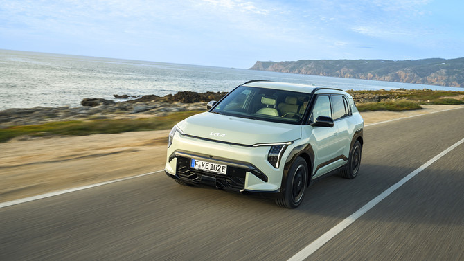 기아의 전용 콤팩트 SUV 전기차 EV3가 글로벌 최고 수준의 안전성을 보여줬다. ⓒ 기아