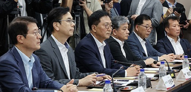 지난달 14일 중대재해 근절을 위한 건설사 간담회에 참석한 최고경영자(CEO)들. © 연합뉴스