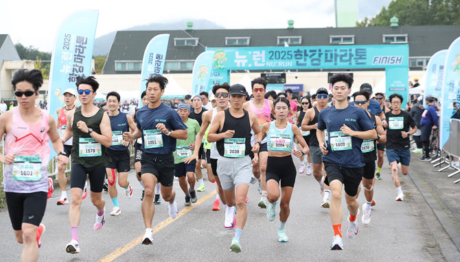 뉴런은 러너의 작은 불편을 누구보다 잘 알고, 러너가 진짜 바라는 순간을 함게 느끼고자 하는 마음에서 출발한 브랜드다. ⓒ 브이씨