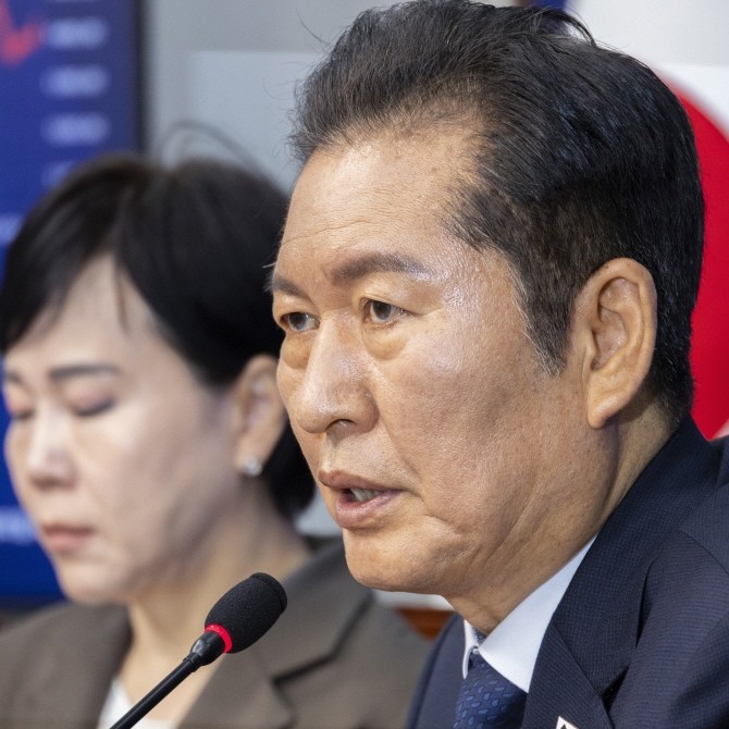 정청래 더불어민주당 대표가 15일 국회에서 열린 최고위원회의에서 발언하고 있다. ⓒ 연합뉴스