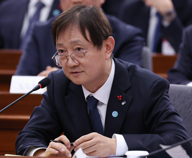 이찬진 금감원장은 "근본적으로는 이사회의 독립성이 미흡한 구조적 문제"라며 "금융지주는 산하 자회사 인선이 사실상 지주 중심으로 이뤄지고, 이사회 역시 회장과 이해관계가 얽힌 인사들로 구성되는 경향이 강하다"고 설명했다. © 연합뉴스